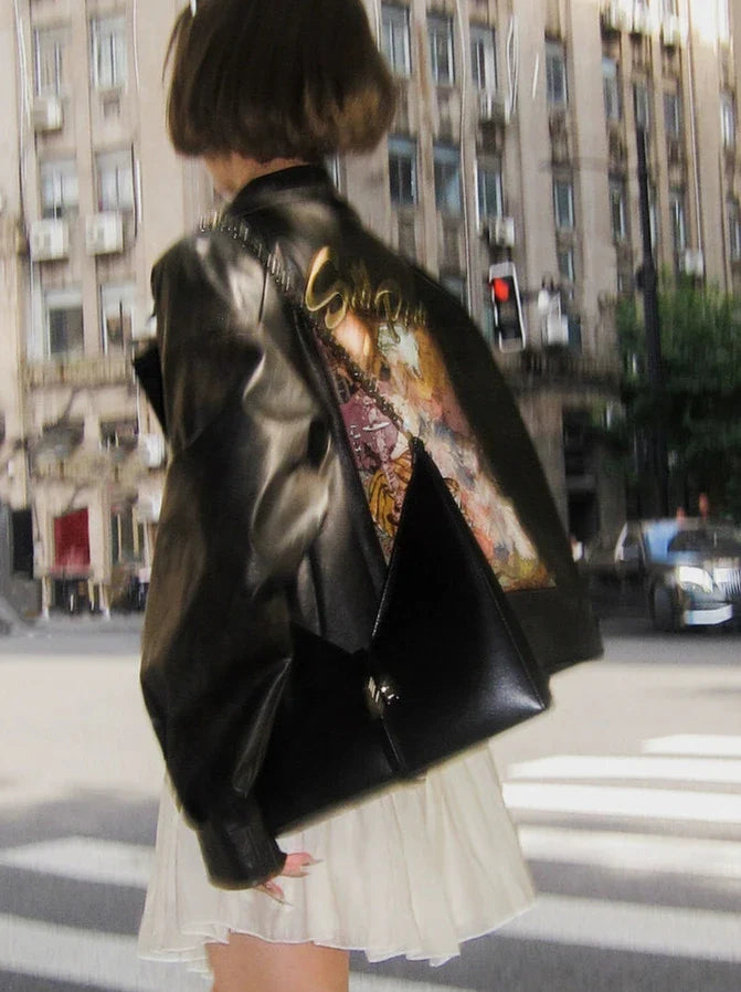 Veste en cuir rétro avec motif à l'huile et jupe en cuir