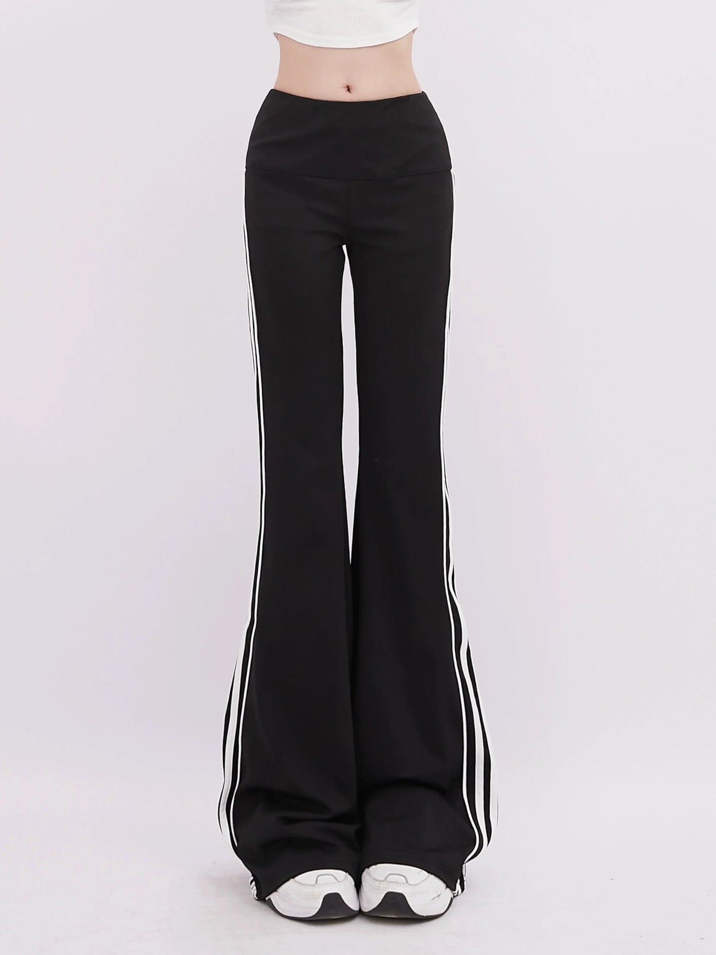 Side Slim Stripe Flared Pants Mode