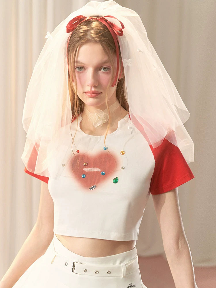 Haut court bicolore + bijoux longs