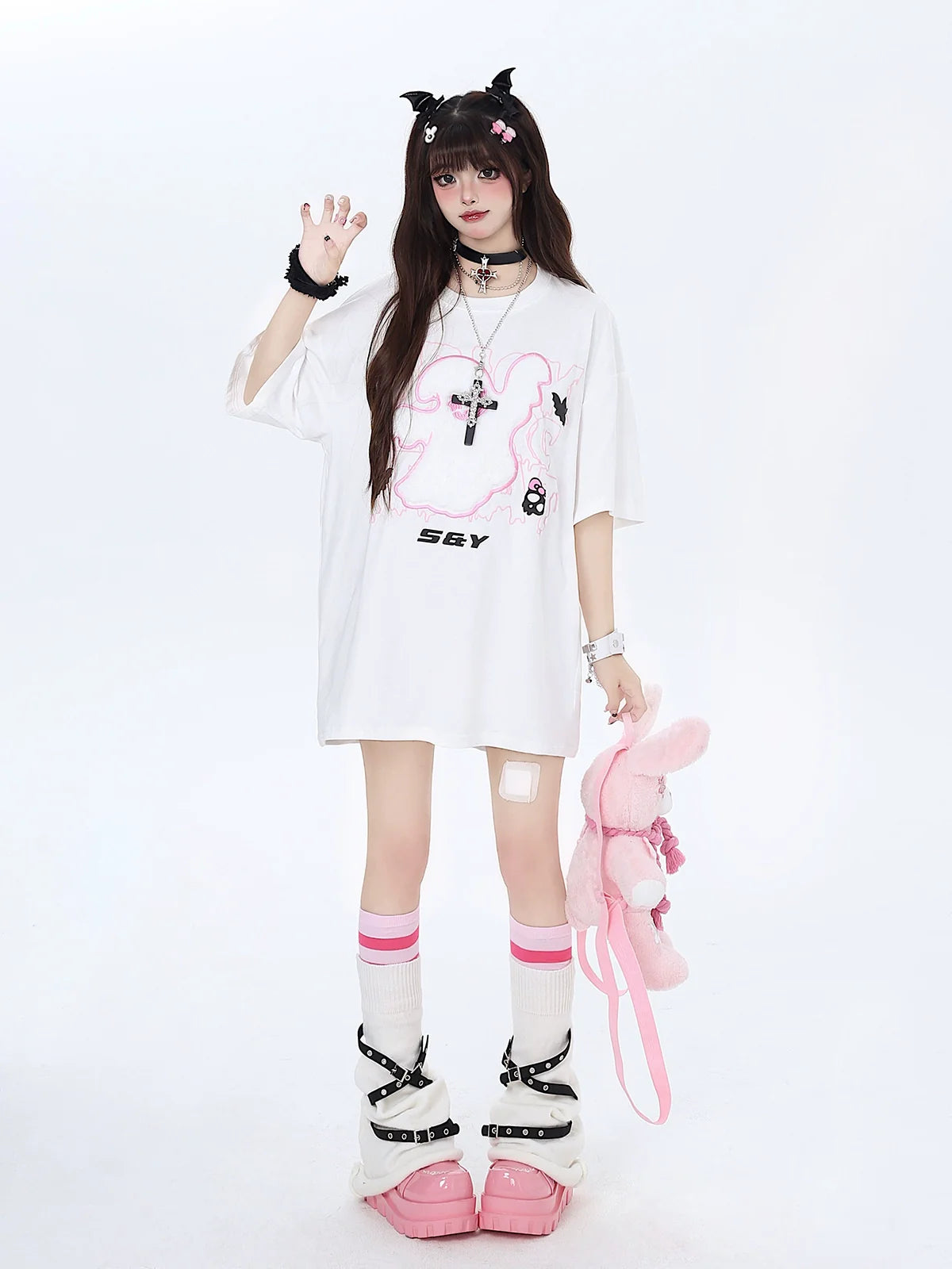 Lockere Stickerei Dunkles kleines T-Shirt Ghost