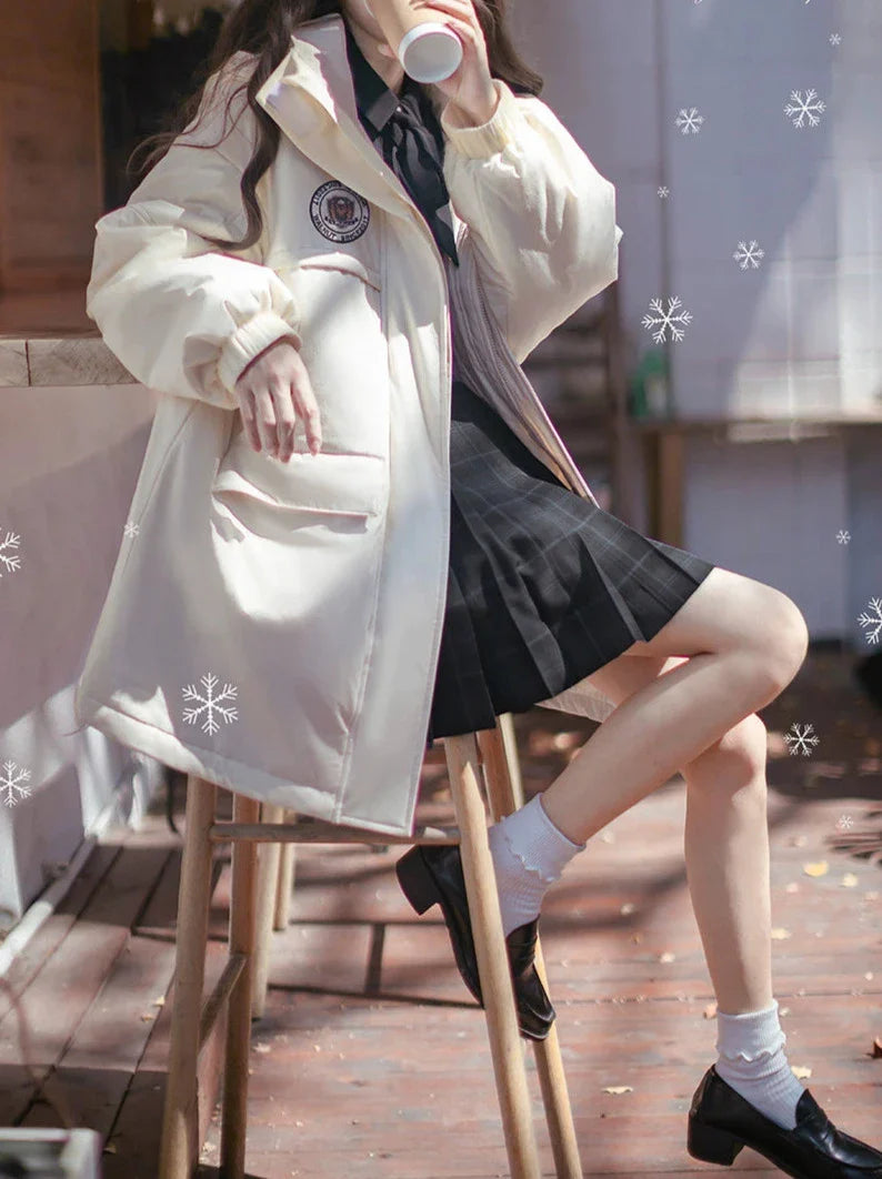 Veste à capuche style universitaire en duvet de pingouin blanc