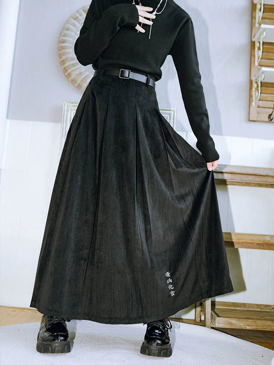 Embroidery Velvet Black Pleated Skirt