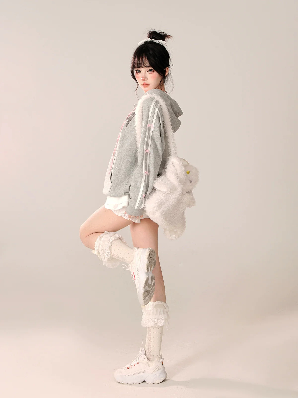 トレンドブランドのフード付きジップアップパーカー