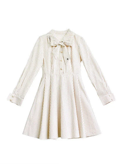 Chemise à rayures avec badge, gilet, robe + chemise de nuit + robe, costume magique brodé