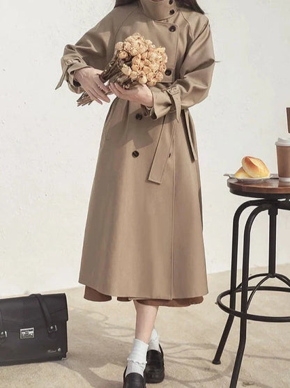 Trench-coat style rétro kaki britannique élégant