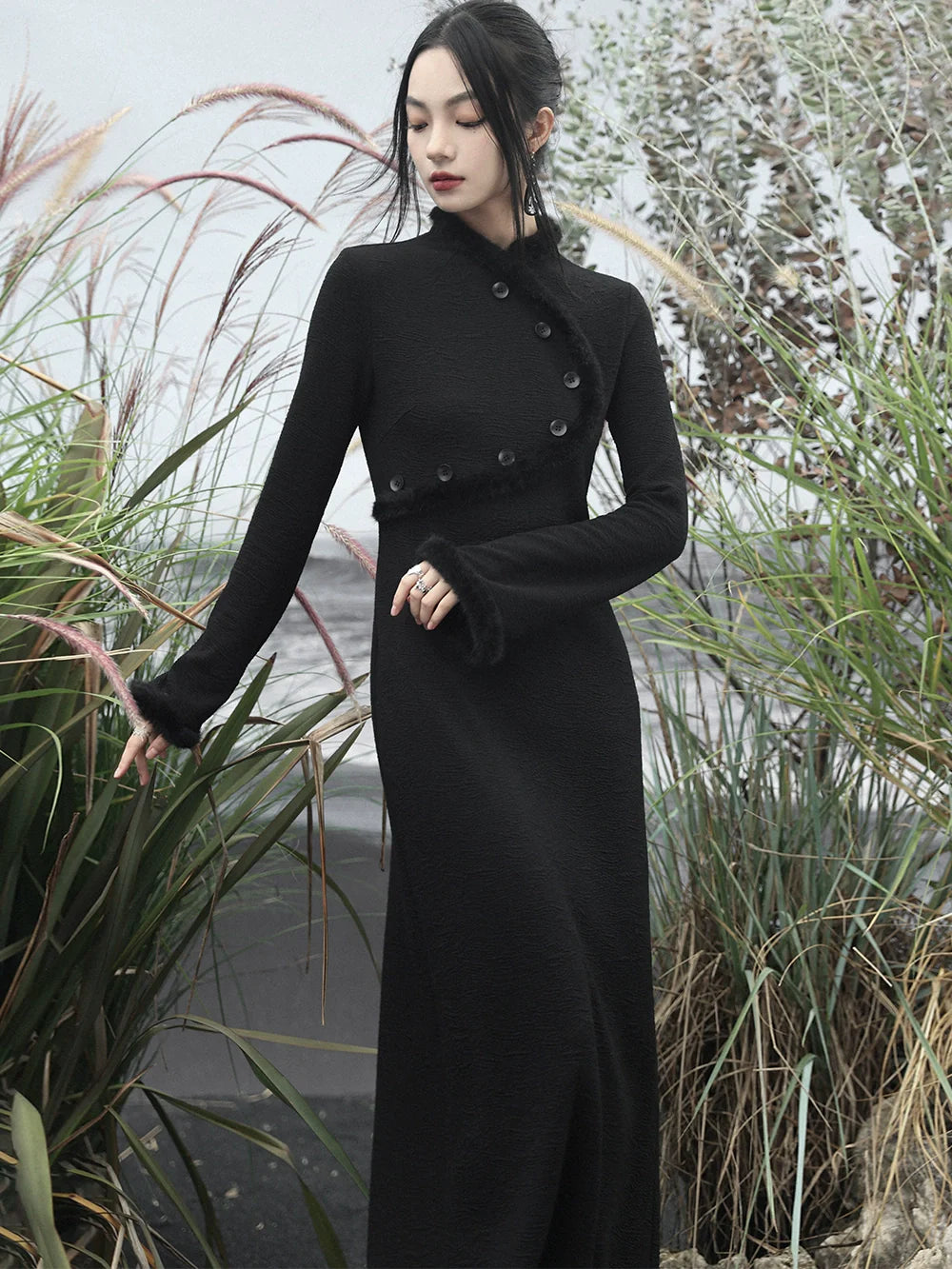 Slim Dress Dark Fur Button Knit