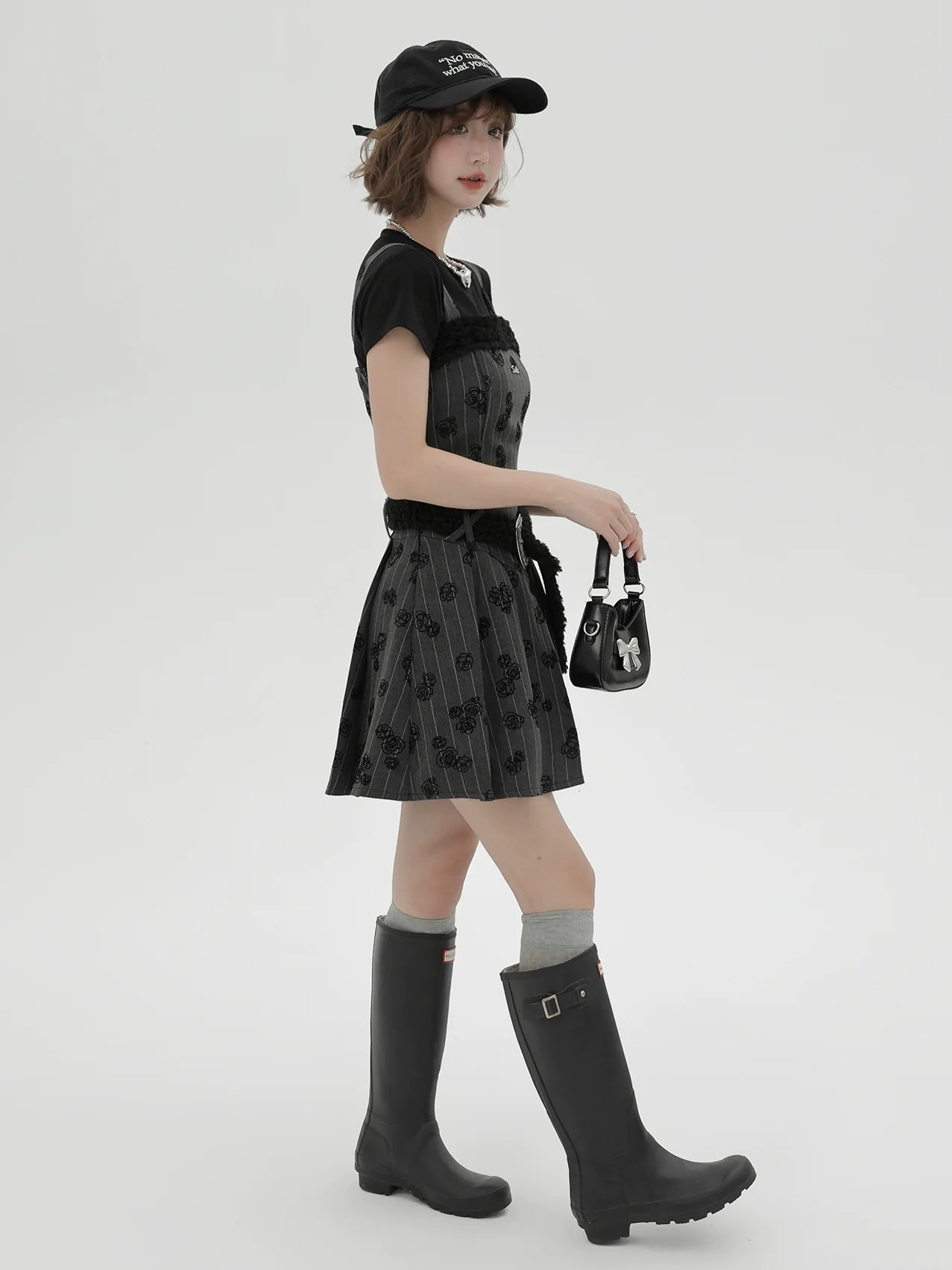 Suspended Black Rose T-Shirt Black Retro Dress