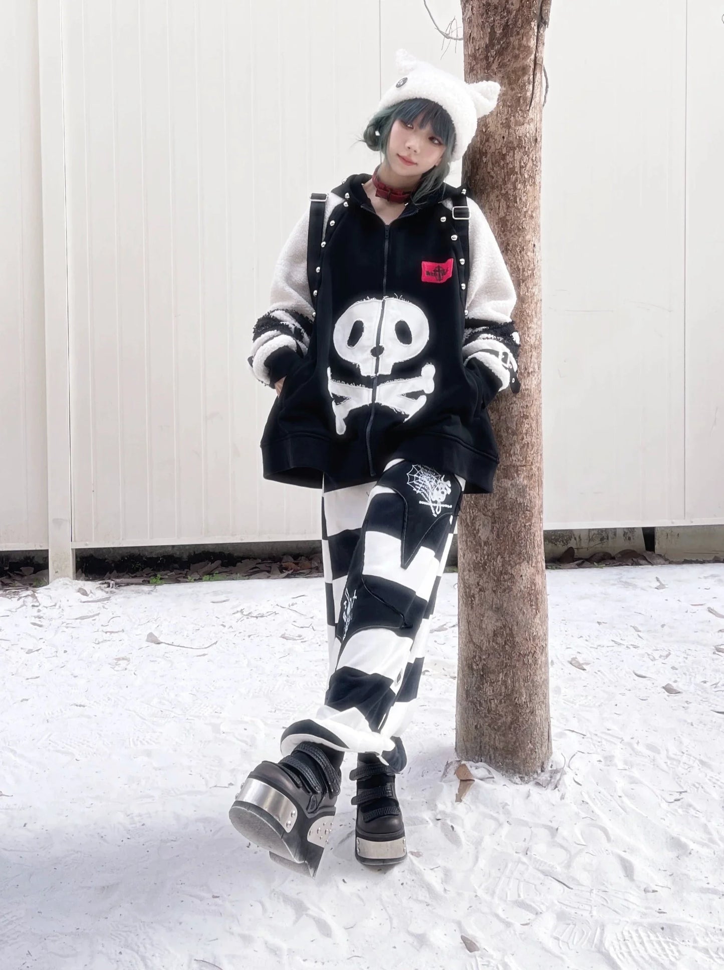 Raglan Riveted Zip-Up Skull Hoodie Sleeve