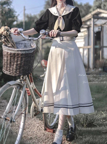 Chemise de marin à manches bouffantes et col jupe