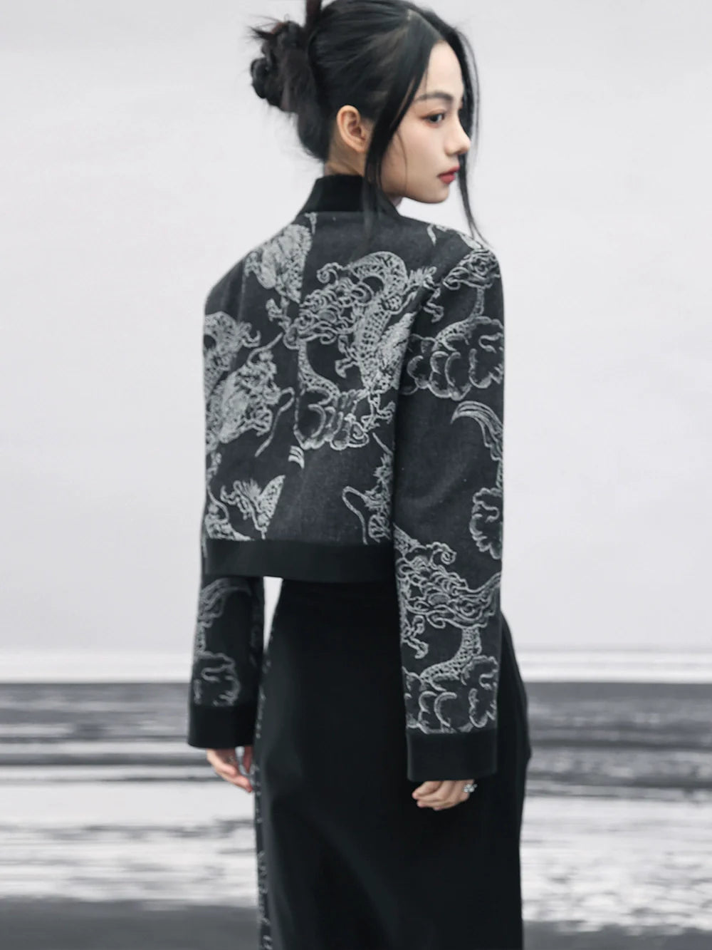 Haut ample rétro à taille haute avec double boutonnage et motif dragon en jacquard