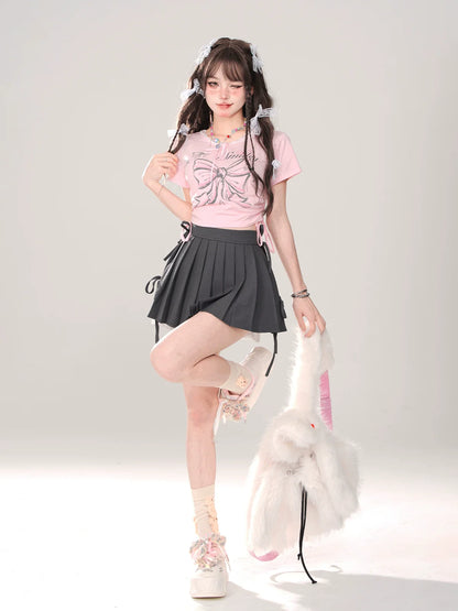 T-shirt slim court en dentelle avec cordon de serrage et ruban rose