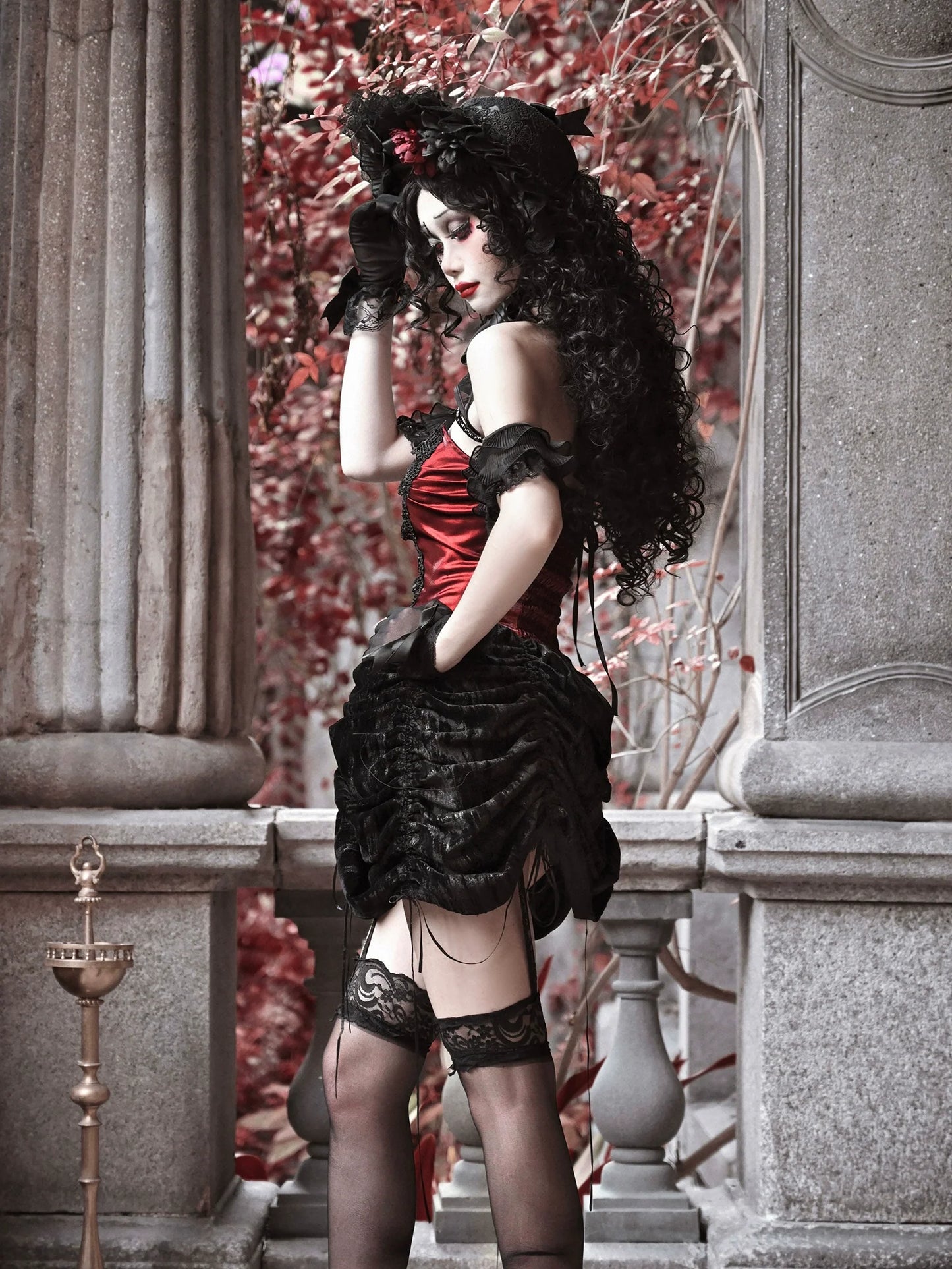 Robe bustier gothique en velours avec cordon de serrage et col araignée