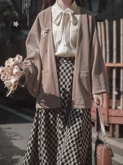 Jupe veste en mousseline rétro + jupe à carreaux en ruban et plumes foncées + broche Showa Note Gris cerise