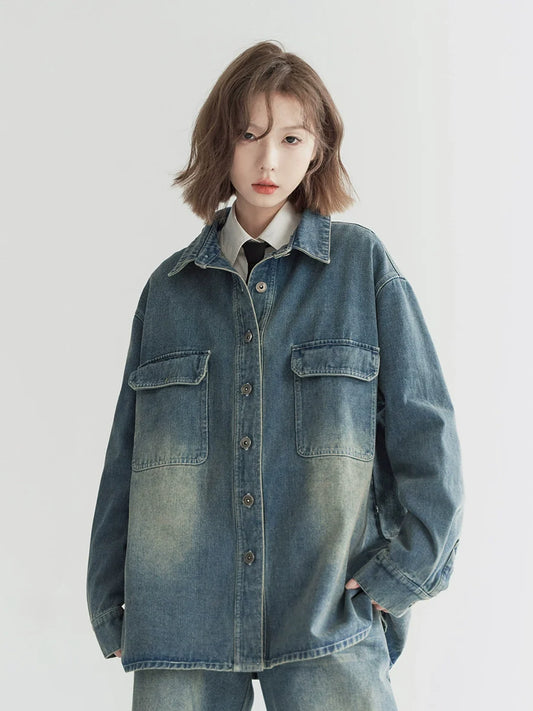 Veste en jean abîmée et lavée