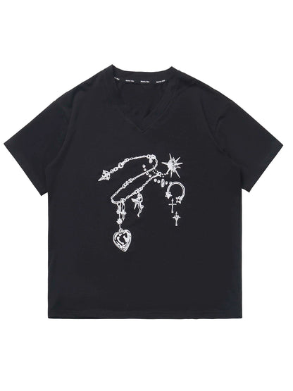 Schwarzes T-Shirt mit V-Ausschnitt und weißem Edelstein