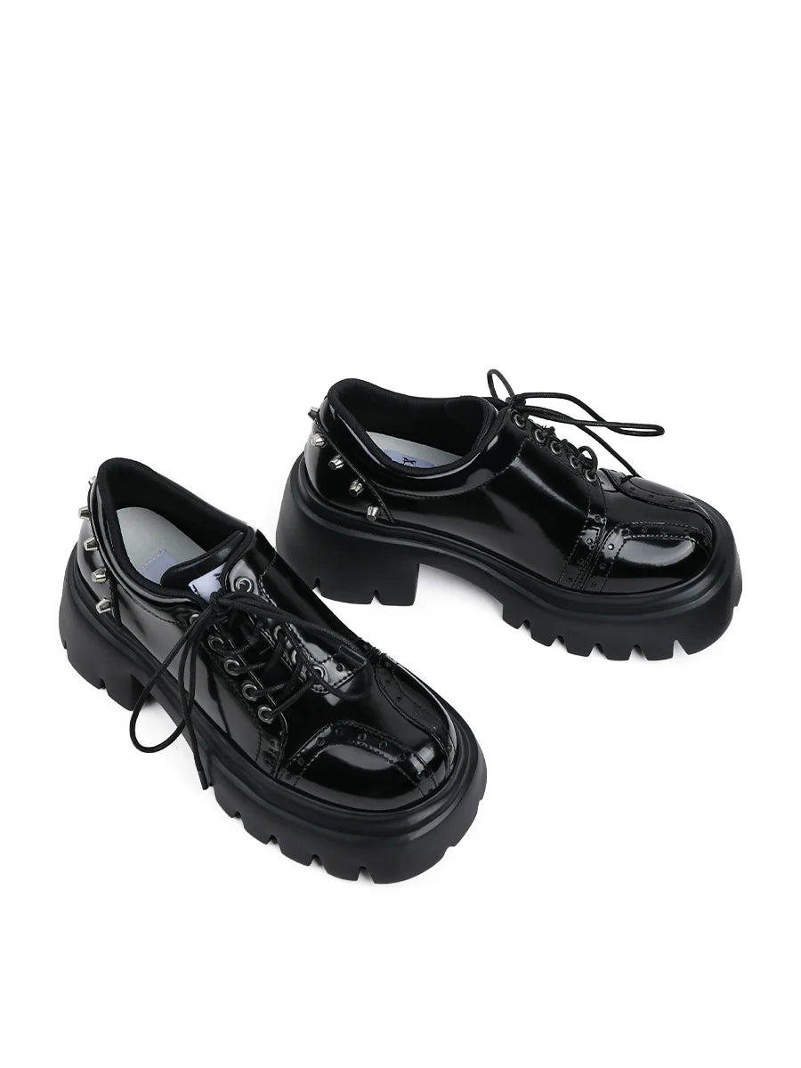Chaussures en cuir verni style Joual