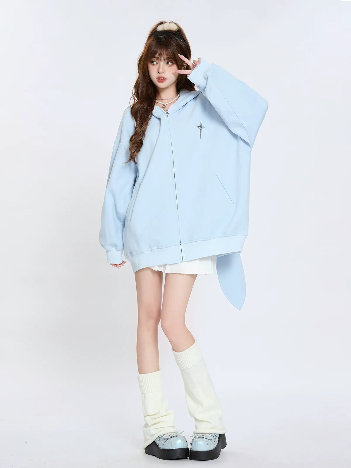 Sweat à capuche bleu lait Loose Bunny à capuche
