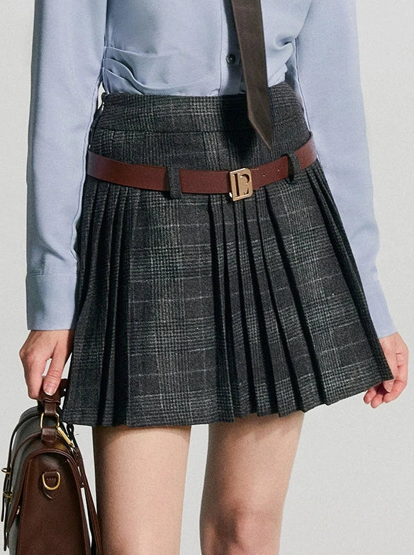 Tailleur jupe à carreaux + veste courte plissée gris fantôme