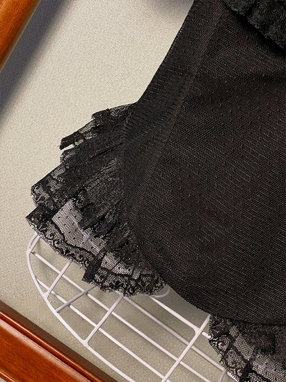 ブラックスクエアネックライン半袖ブラウス