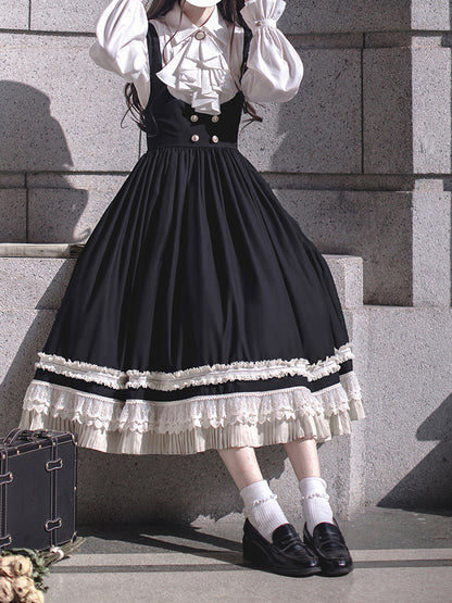 Weiße Bluse mit Bischofsärmeln und Falten