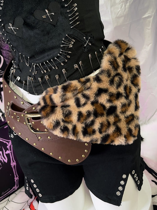 Ceinture à boucle en peluche léopard marron en forme de cœur