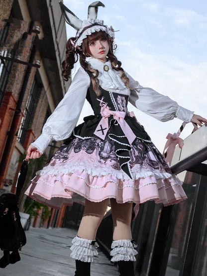 Robe Lolita noire et rose sous la poitrine avec motif lapin et cercueil