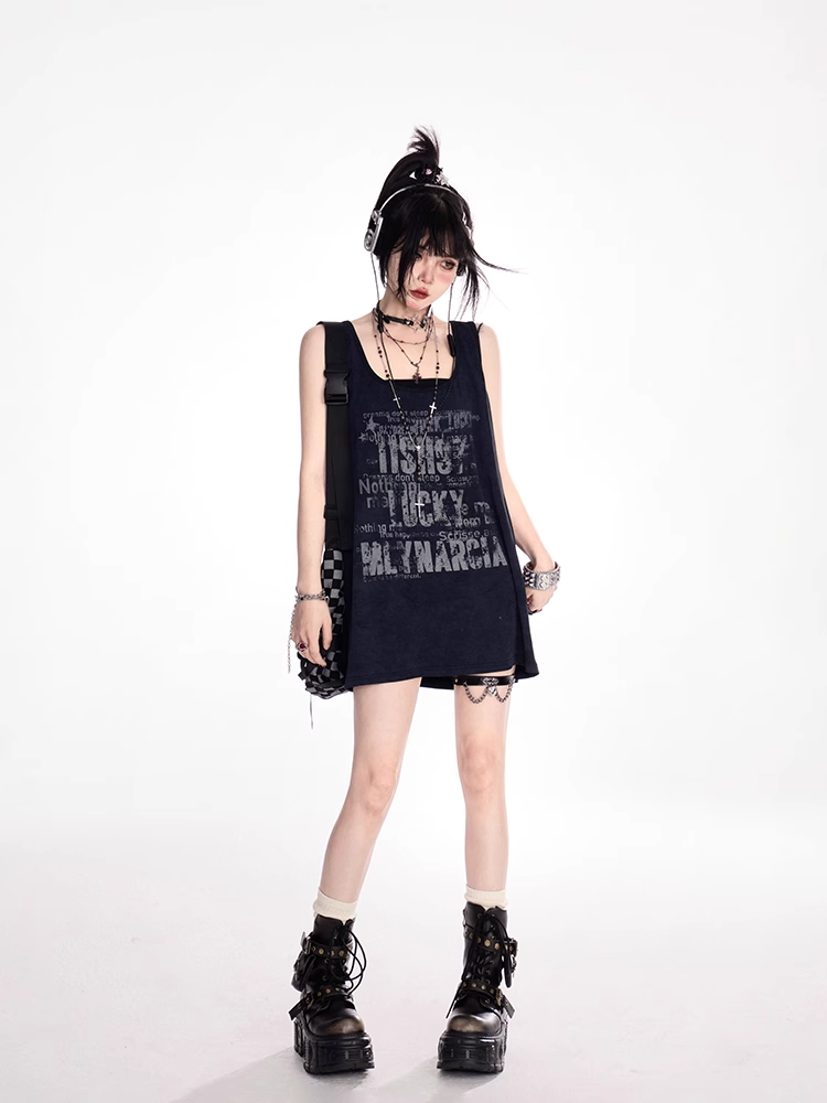 Black Scoop Neckline Letter Print Oversized Tank Top