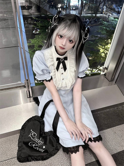 Blau/schwarzes Jirai Kei-Kleid mit Spitzenbesatz hinten und großer Schleife