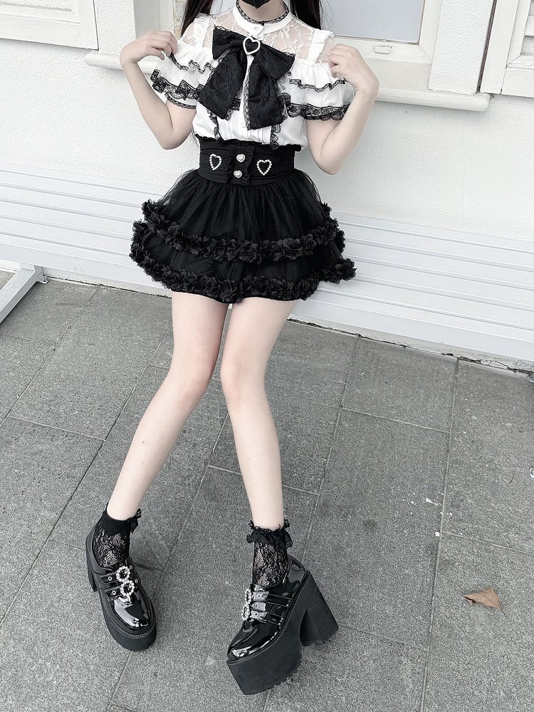 Ärmelbluse, Illusionsausschnitt, weißer kurzer Kontrast, schwarze Spitze mit Jirai Kei-Besatz