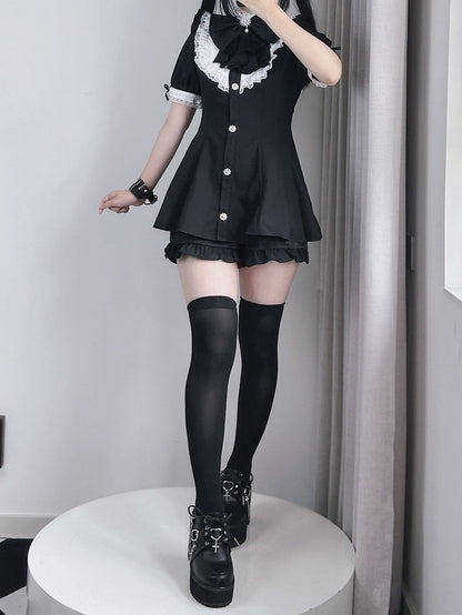 Kurzes großes Jirai Kei-Kleid in Schwarz mit abnehmbaren Ärmeln, Minikleid mit Jabot-Kragen und Schleife + Shorts