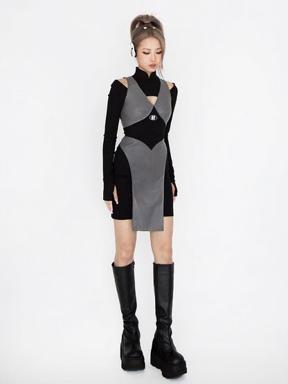 Robe glamour ninja futuriste noire et grise à col à bandes et détails découpés