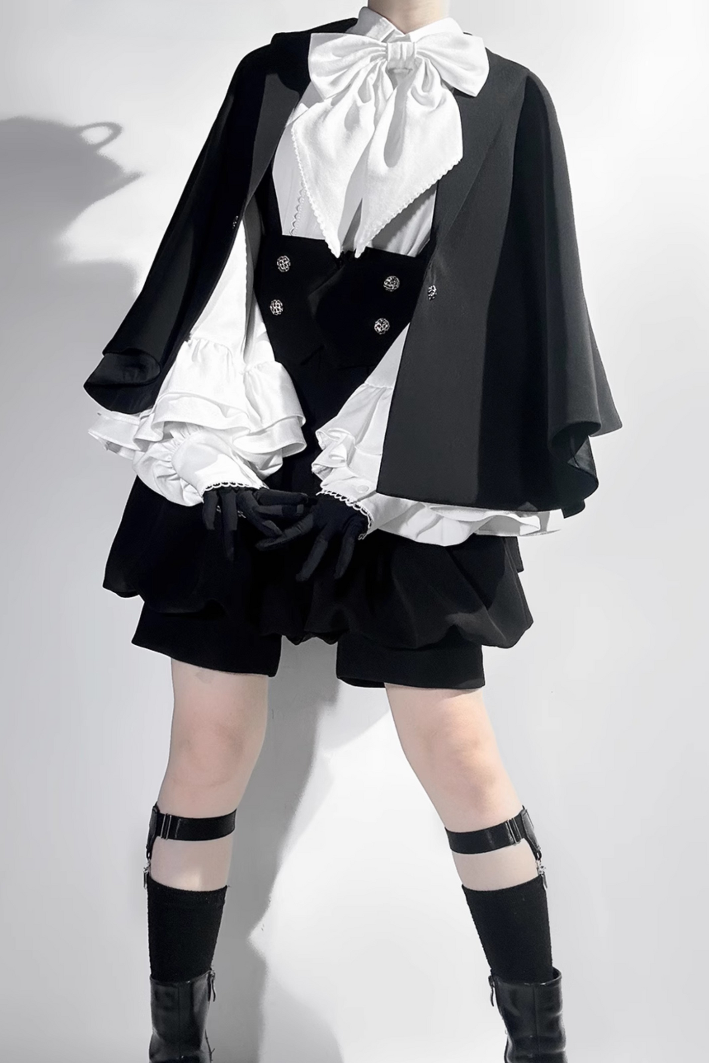 Cute + Retro Shorts Elegant Shirt Ribbon Prince Reservations Tail Dark
