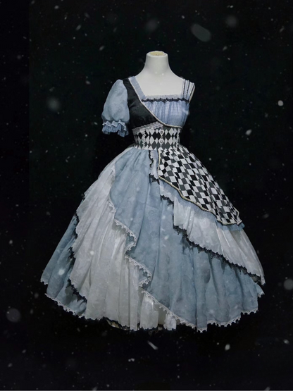 Asymmetrisches Karokleid „Alice im Wunderland“