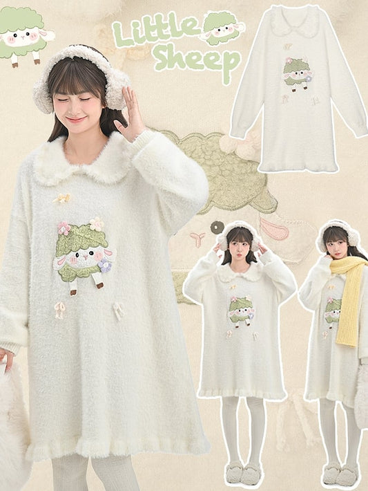Robe en tricot blanche à col Claudine et appliques d'agneau