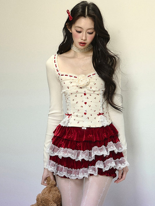 Haut à encolure carrée avec imprimé floral abricot, cerises et nœuds en dentelle
