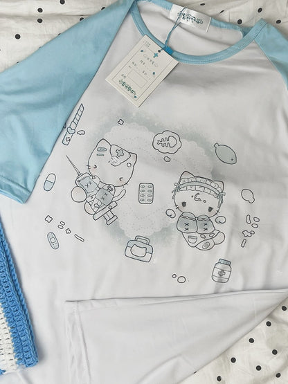 Kaiwai Print Round Kitty T-shirt Tenshi WhiteBlue Neck