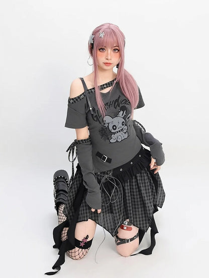 Free Y2K T-Shirt with Asymmetrical Neckline Bunny Print Red/Black Armwear