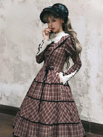 Accents with Lolita Bow Green/Red Embroidered Bonnet Black Rose
