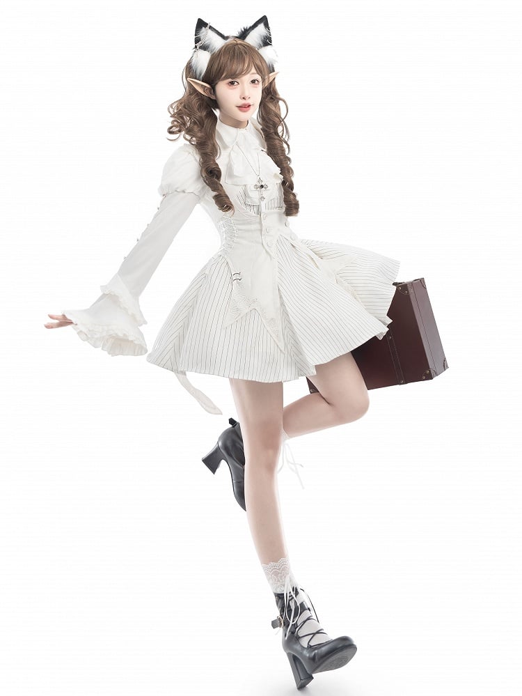 Robe Lolita blanche à rayures et manches courtes avec col jabot séparé