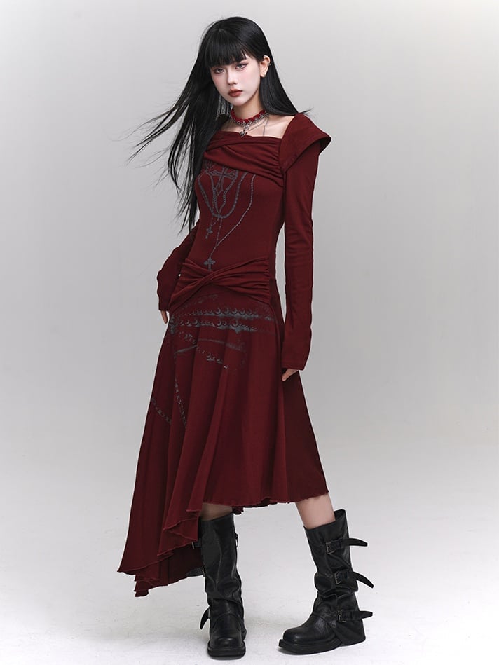 Robe croisée rouge vin asymétrique à encolure et ourlet torsadés