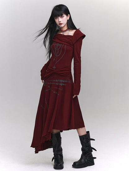 Robe croisée rouge vin asymétrique à encolure et ourlet torsadés