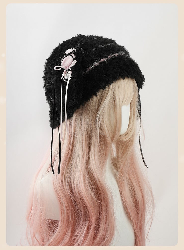 Bonnet en peluche noir et rose avec oreilles de lapin détachables