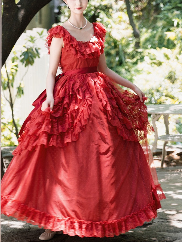 Robe vintage rouge vin/rose à volants en dentelle et décolleté à épaules dénudées