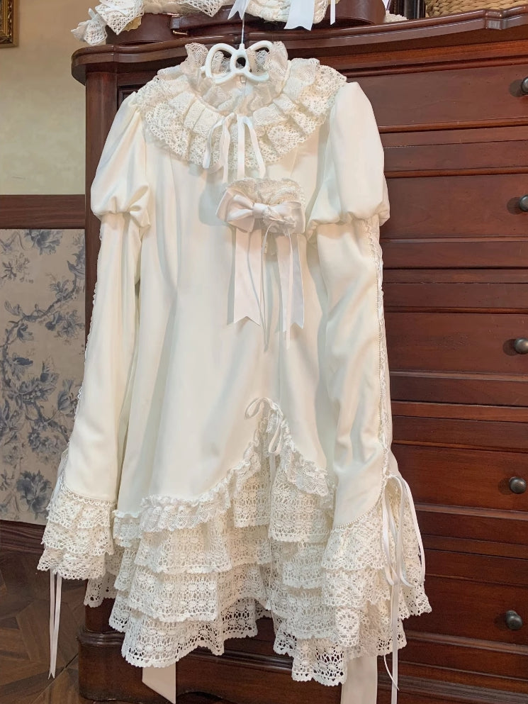 Robe Lolita Shiro à manches longues et col à volants entièrement blanche