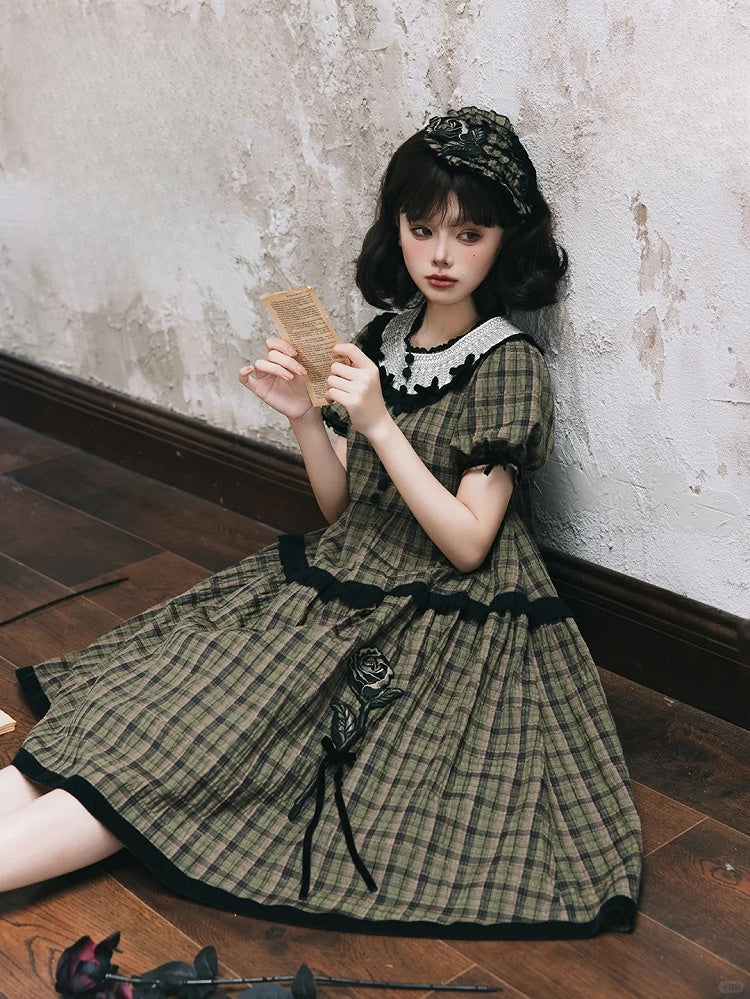Classic Embroidery Green with Sleeves and Rose Elegant Trim Short Plaid Lolita Black Dress