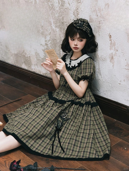 Classic Embroidery Green with Sleeves and Rose Elegant Trim Short Plaid Lolita Black Dress
