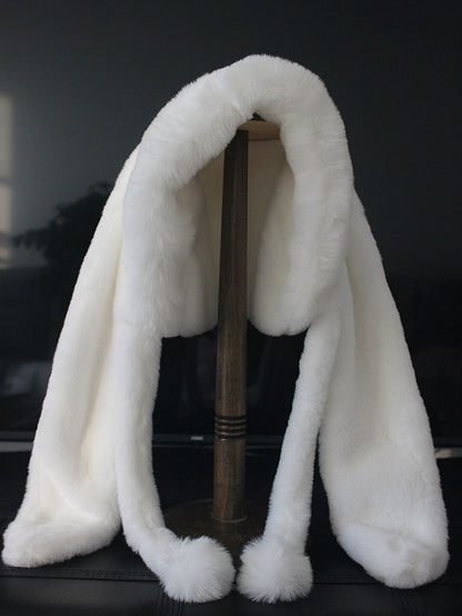 Bonnet en peluche blanc surdimensionné avec oreilles de lapin