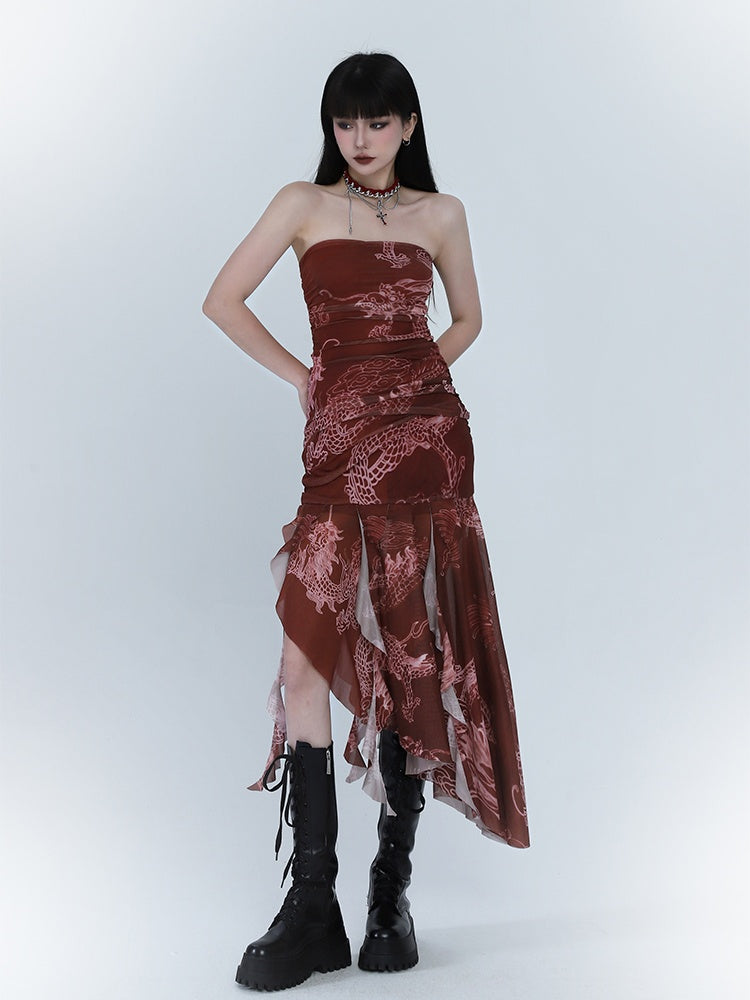 Robe ajustée à ourlet asymétrique et imprimé dragon rouge