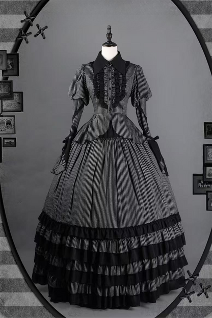 striped shirt Dark + skirt gusset-sleeved corset Reservations