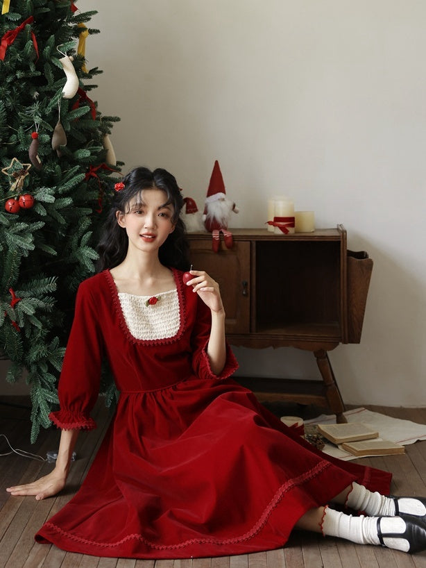 Robe rouge vin vintage à encolure carrée